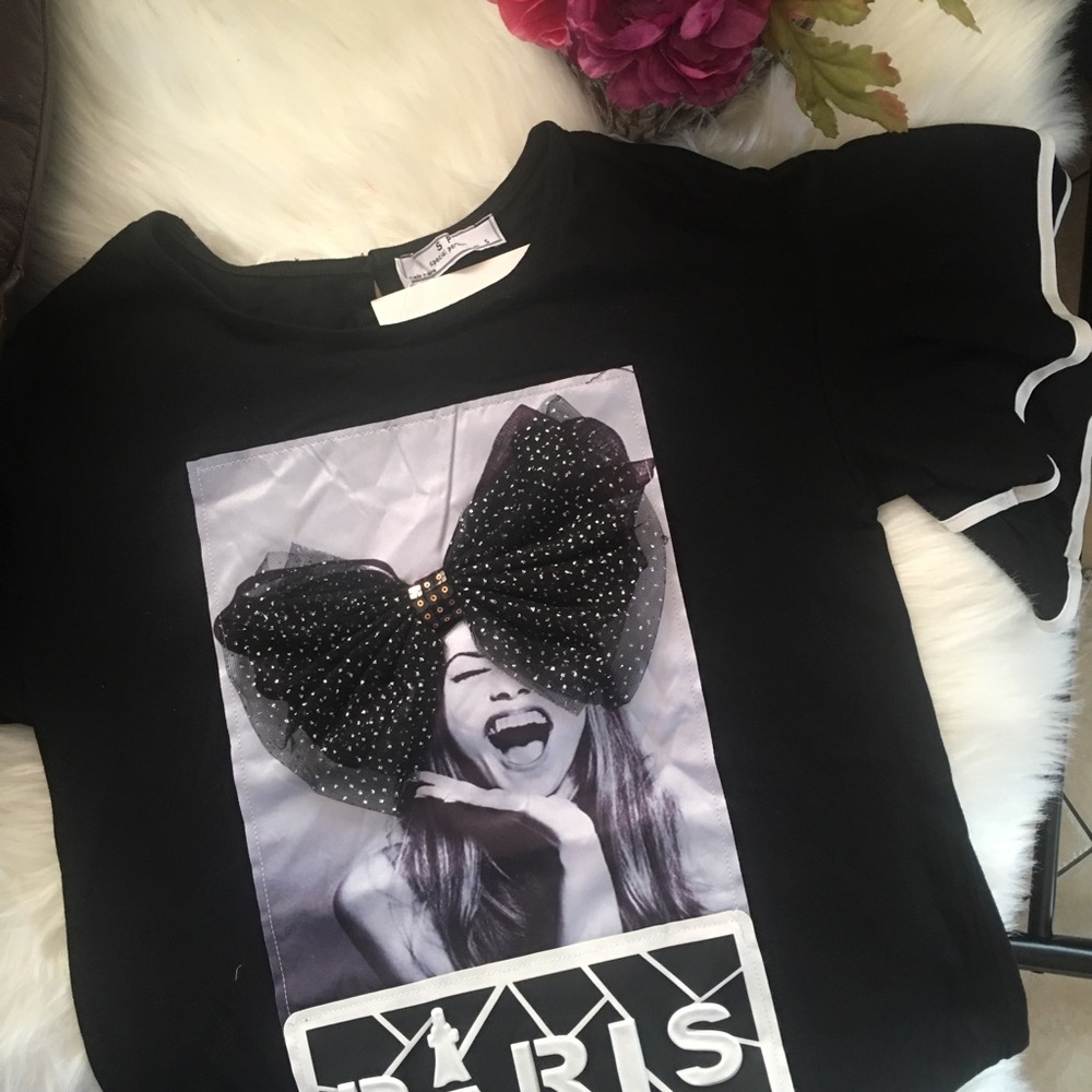 Beautiful Details glitter bow Top